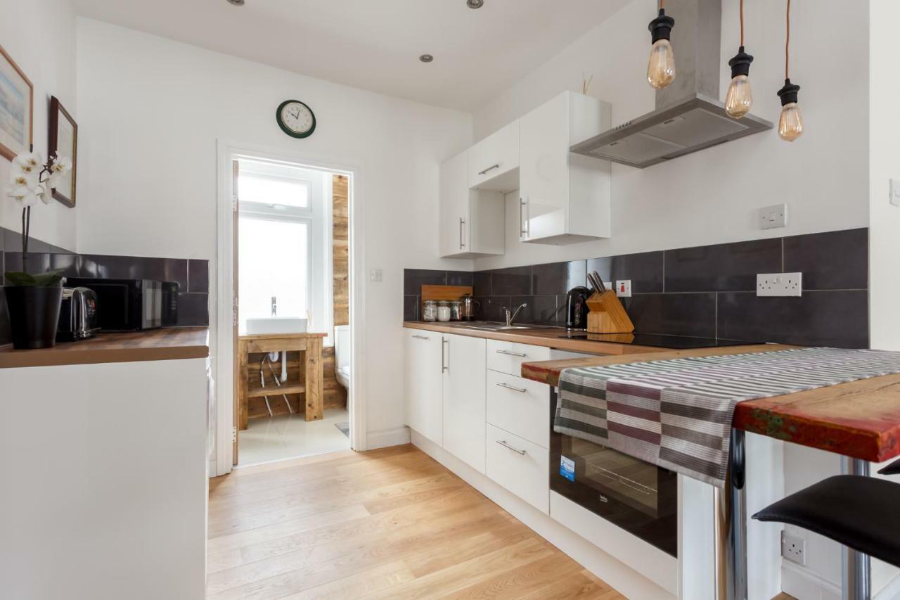 Stylish Town Centre Apartment Close To Beach And Shops Bournemouth Exteriör bild