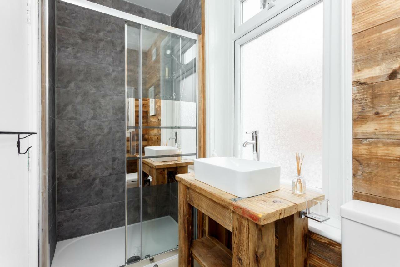 Stylish Town Centre Apartment Close To Beach And Shops Bournemouth Exteriör bild